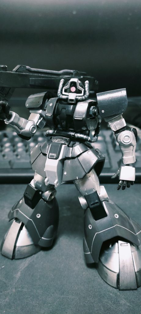 墨入れはシルバーにしました．オリジンのキットは，どれもかっこいいですね．モビルワーカー再販してくれないかなあ．買い逃したんだよなあ．