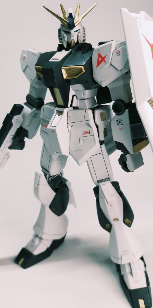 足が長くて，ガンダム系のなかでも特にスタイルがいいですねー．