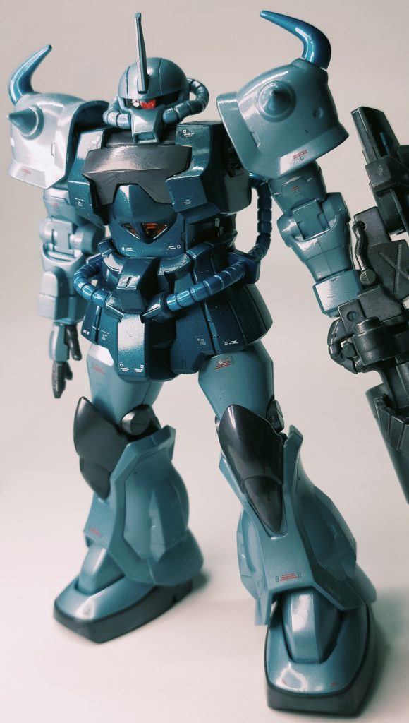 HGグフカスタム 筆塗りメタリック+ブラシ少々–3枚目/制作者:Mathmodel