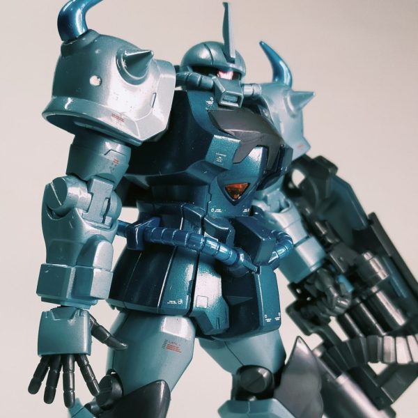 HGグフカスタム　筆塗りメタリック+ブラシ少々