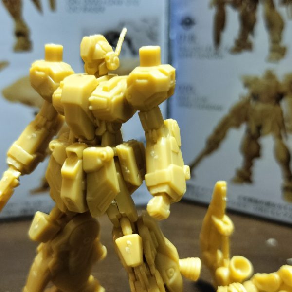 リアクティブアーマーをまとった最終決戦版アルフォンス？三年ぶりに仮組みしたこの子はアーティファクトのダブルゼータ並みに組み立てやすい良キットでした。サクサク組めて楽しいですね。なおのこと改造したくなります。（5枚目）