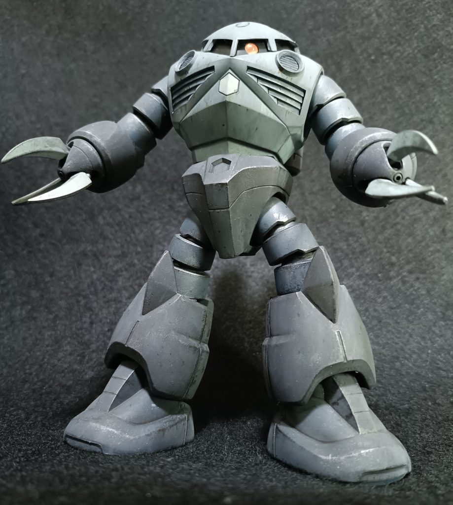 作中で散ったズゴック量産型です。とても作りやすくプロポーションも良し！モノアイは絶版のルミドーム。全塗装して汚してみました。再販も多めの良キットです。