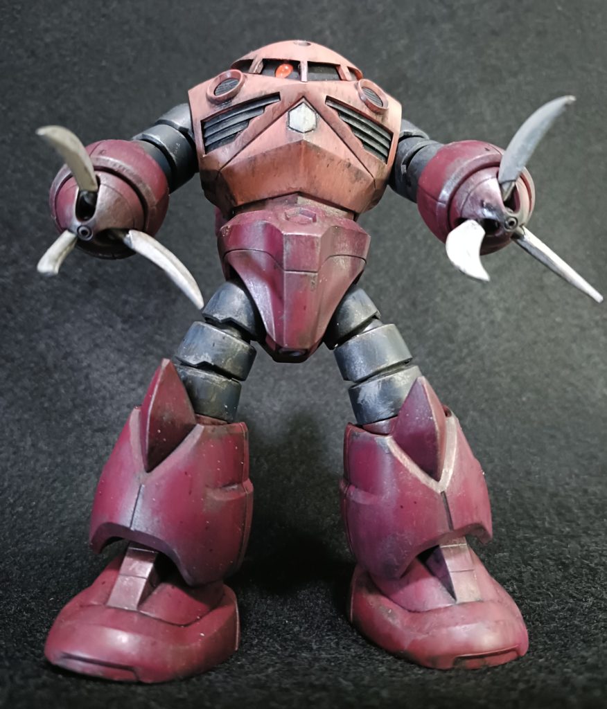 シャア専用ズゴック。再販されると棚の守護神になりがちですが、良キットですｗバリバリ汚してみました。