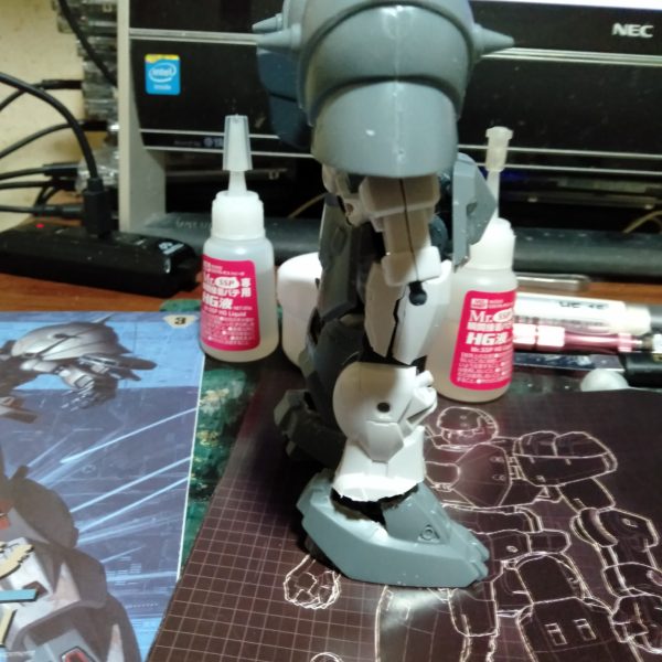 ”酋長大陸 超動騎兵シリーズ 1/144 スタッグ”を改造ベースにした、 1/100デナン・ゾン順調に進行中（笑）サクサクと改造出来てしましますわ、ホントコレを改造ベースにしないのは変なくらいに。まぁ写真、ＵＰしてますのでご覧くださいｗｗｗ（3枚目）