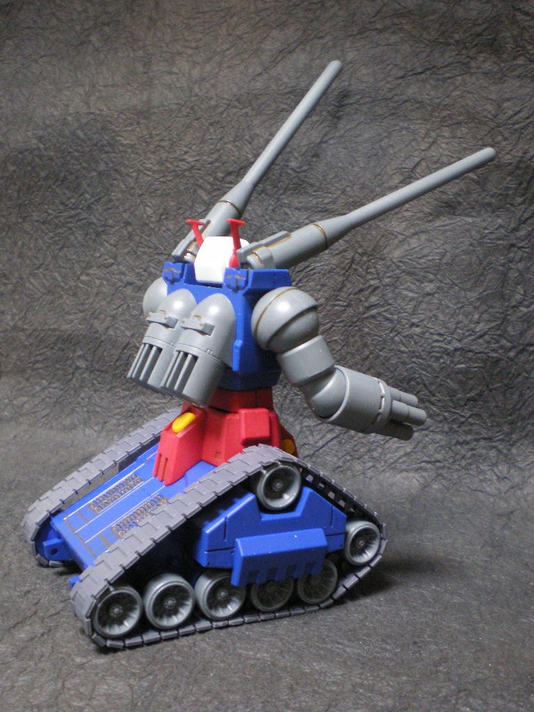 作品名：元旦といえば・・・。<p>ガンタンクということらしいが こざっぱりとしたこんなのしかありません。 来年に向けてがんばります。</p>
