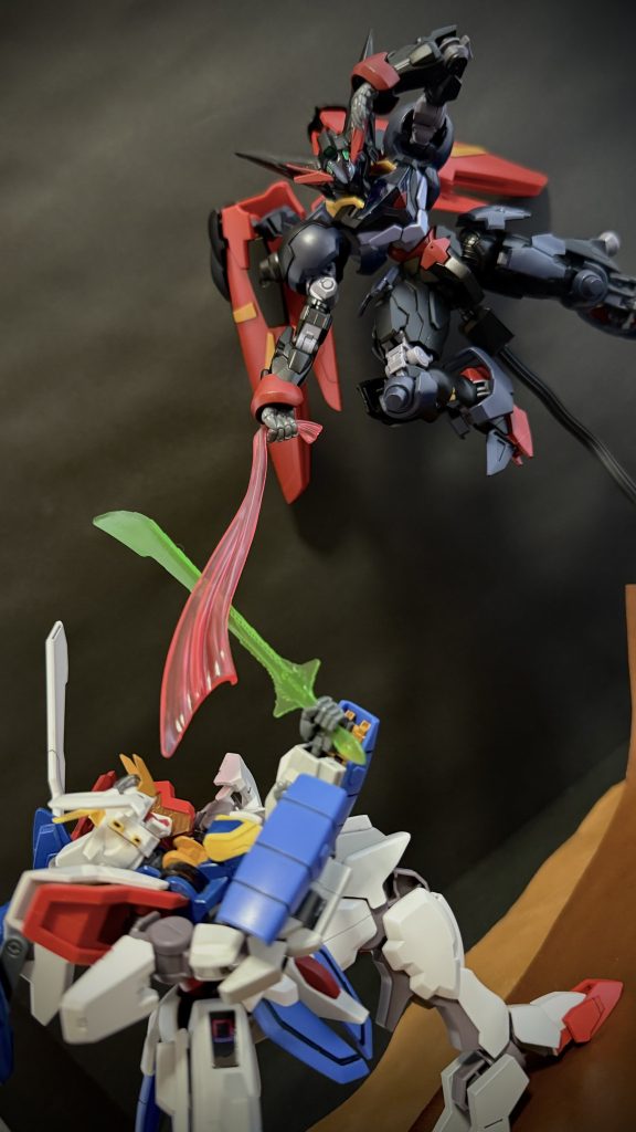 　こうして、土門と、シャイニングガンダムとは、数々の死闘を繰り広げていくのである。↓ここからは、前回の投稿時に綴ることの出来なかった。土門と、後にシャッフル同盟と呼ばれ、彼と絆を、友情を築いていく強敵（友）達との決闘の様子（その一部）を見てみよう。