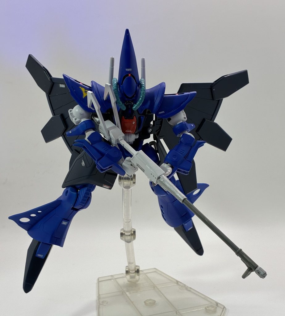 肩の関節を見直したことにより、ライフルを構える姿を改善できました。