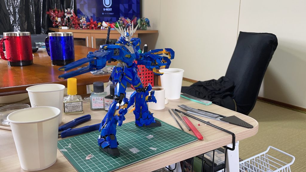 このバンシィーが、エアブラシで初めて全塗装した作品なんですが、この時は本当になんにも分からないでとりあえず塗ってみようって感じで制作してます。正直黒歴史レベルに下手なんですがこれがなければ今の自分の作品達がなかったと思ってるんでこれが自分の原点として未だに飾ってます‼️