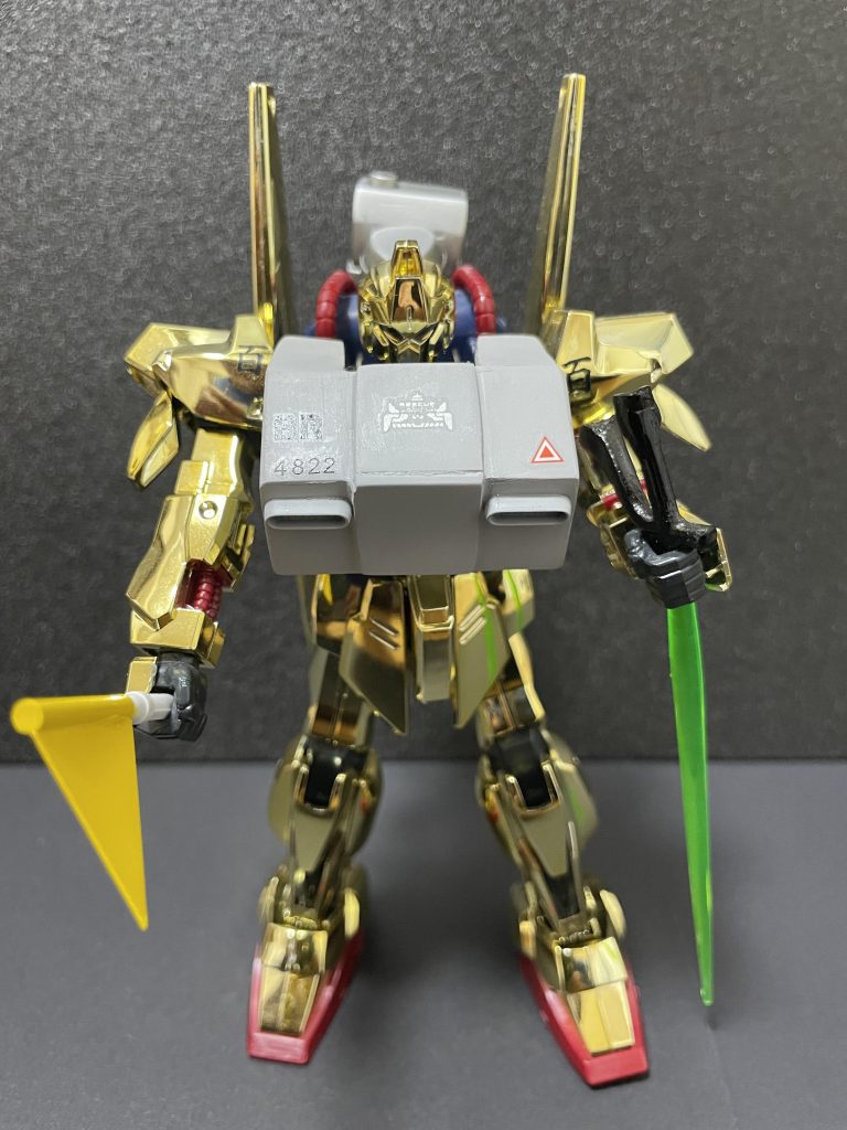 ボート先端のフラッグ、左手のスロットルレバーはそれぞれ『フラッグトマホーク』『ビームスロットルレバー』という武装になります。