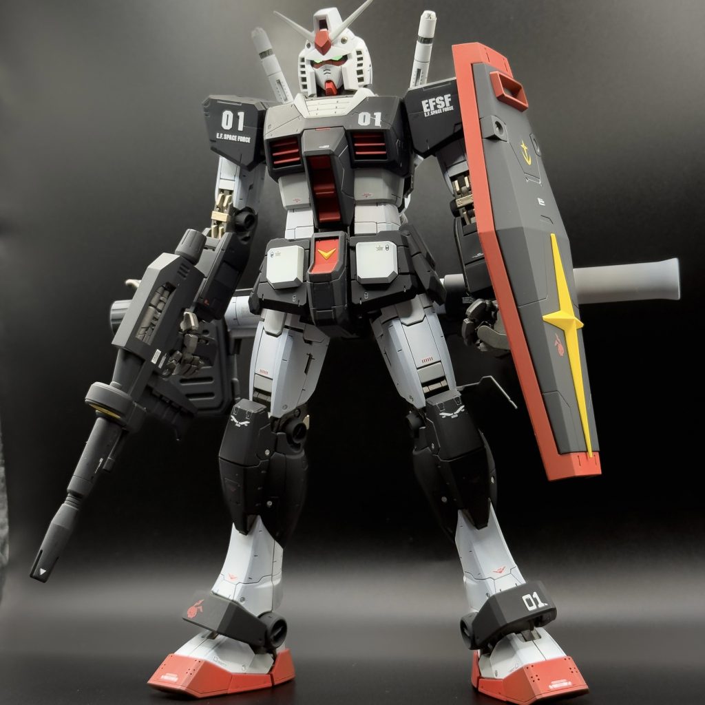 気付いた方もいらっしゃるかもですが、ツインアイが黄緑なんです。蛍光イエローなんですが、ブラックライトで光らせると黄緑になっちゃうのでしゃーないですね。