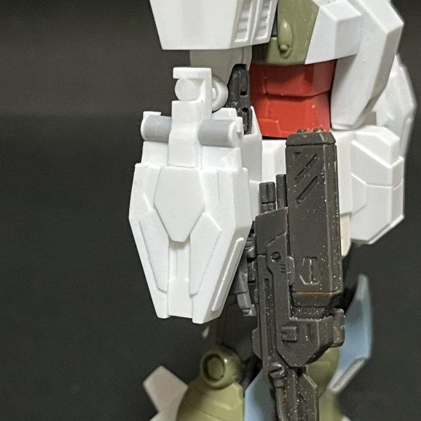 機動戦士ガンダム外伝 ザ・ブルーデスティニーに登場するジム・ドミナンスの水中用装備をORIGIN版のジムから作成中。大きいところでバックパック・肩パーツの羽の様な箇所・脚部サイドのスラスター、細かいところで腕部アンカー・胸部と腰部フロントアーマーのディテールなど作業が進んでいません。実際細かいところはなんとかなりそうだけど大きいところはまだまだ時間がかかりそう。（5枚目）