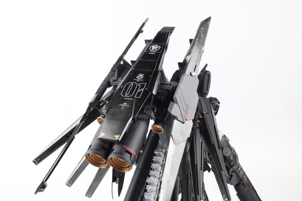 【完成】MG Hi-νガンダム HWS Ver.Ka カーボン風塗装仕上げ–4枚目/制作者：psyctrl