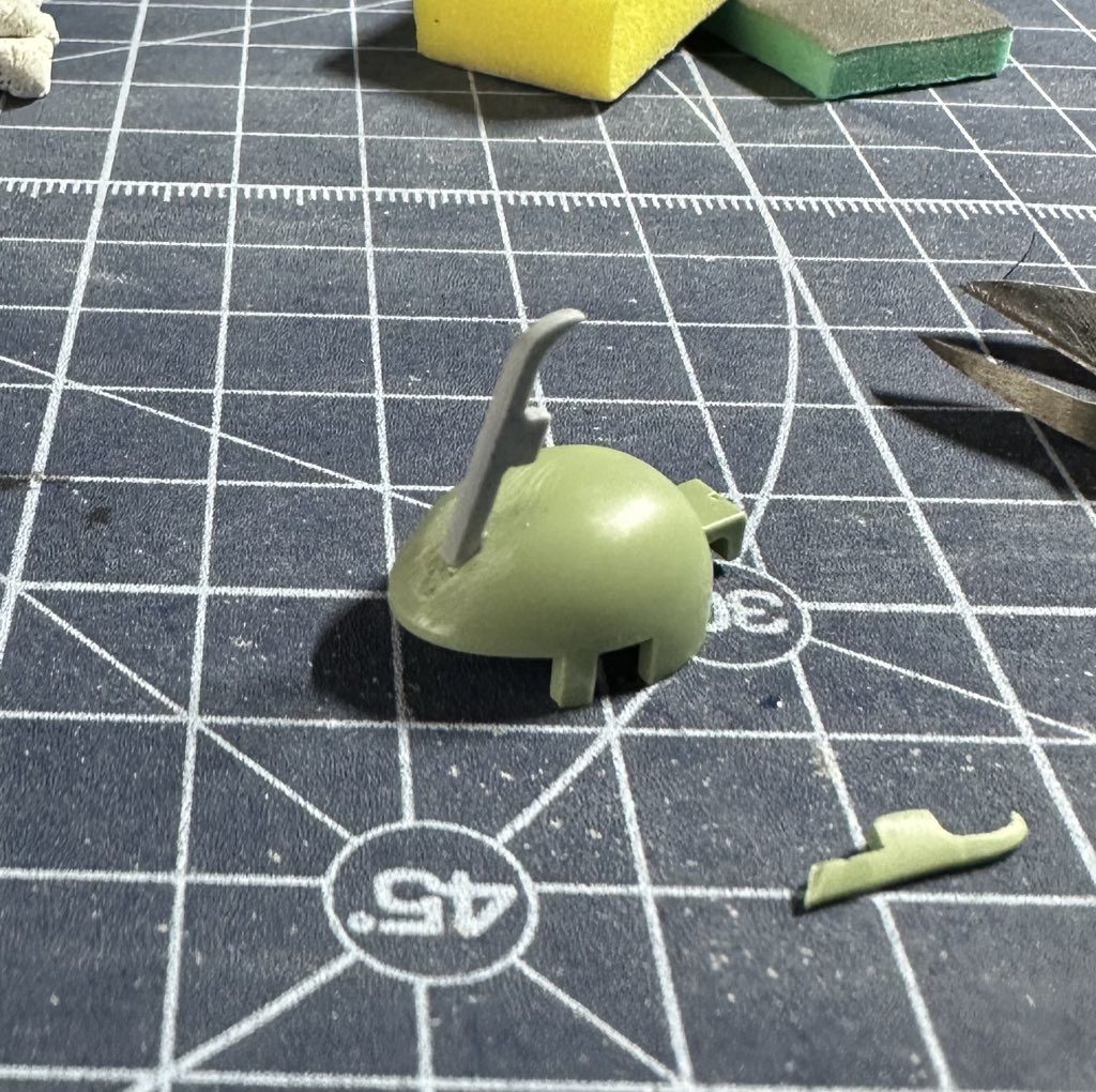 アンテナはプラ板で作成