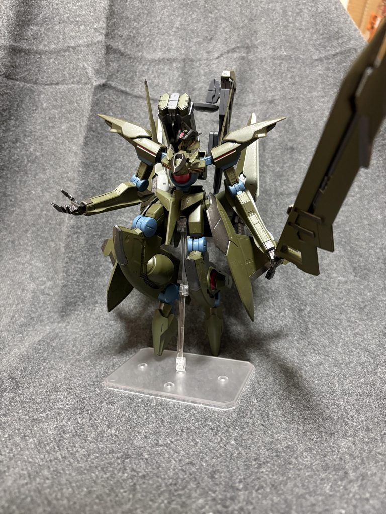 登場シーンっぽく。マスダイバーが乗る機体なのでかませ犬感をイメージ。