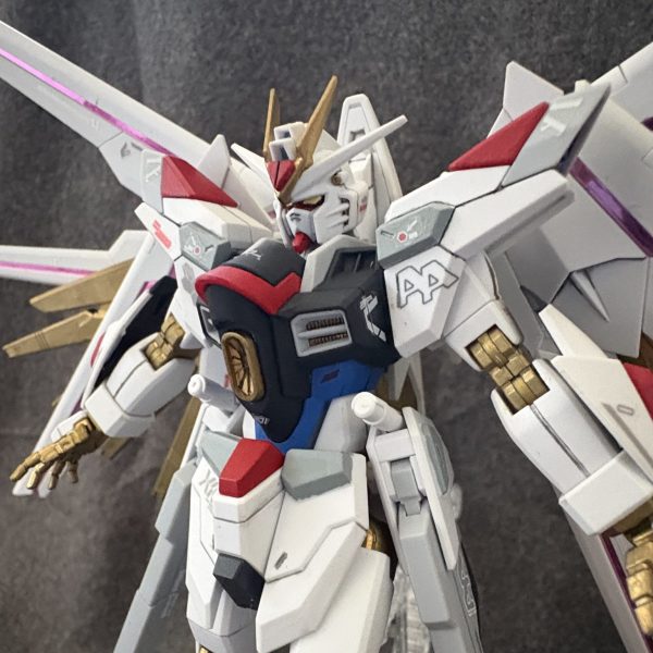 HGマイティーストライクフリーダムガンダム