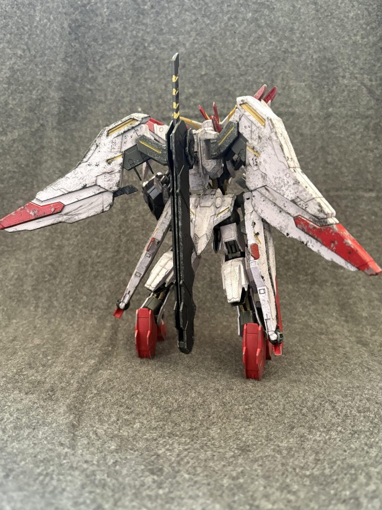 背面。設定画や動画だと本来ならバインダーも上を向いているんですがやはり経年劣化のため下がりまくります。