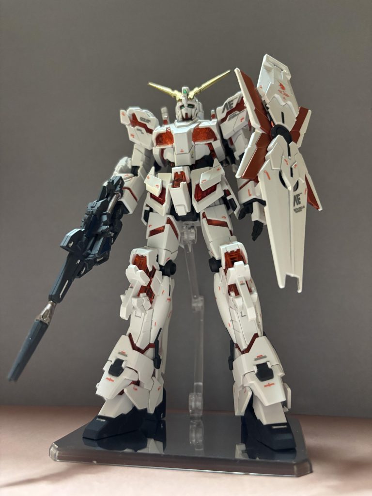 スミ入れやデカール、トップコートなるものもあると知り挑戦!デカール貼り方下手で削れてます。。