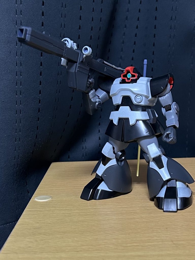 塗装完了。ジャーマングレーとライトグレーを使い分けたんですが、ウェザリングしたら分かりづらいですね…