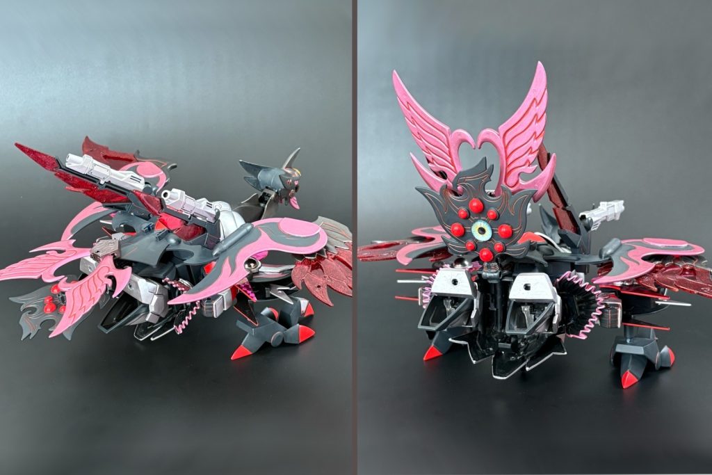 左:怨恨鳳凰　右:黒鋼要塞艦