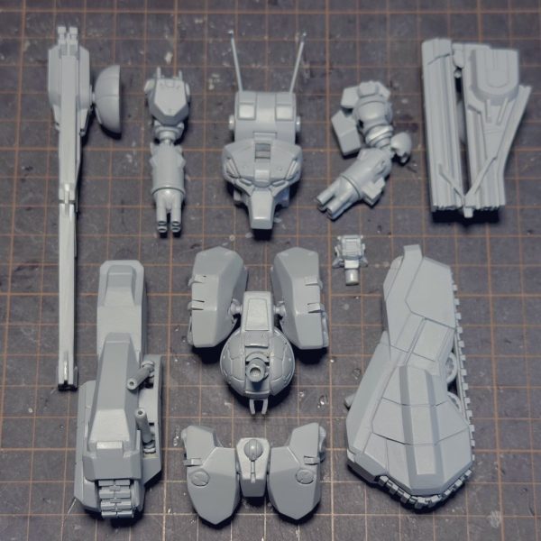 ようやく全てのパーツが完成したところでサフチェック。元旦までタイムリミットが迫ってきてしまったので、もうこのまま色塗っちゃえ！という事で次回が最後の振り返りです。　（3枚目）