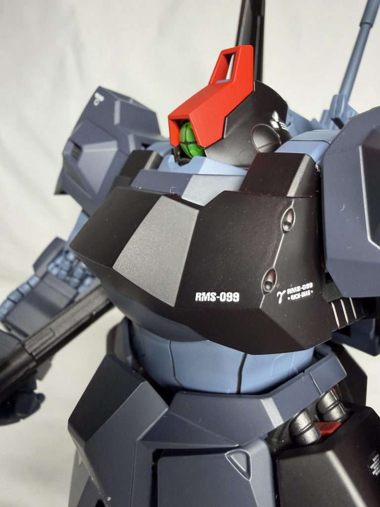 赤いトサカもちょっと短いみたいです。