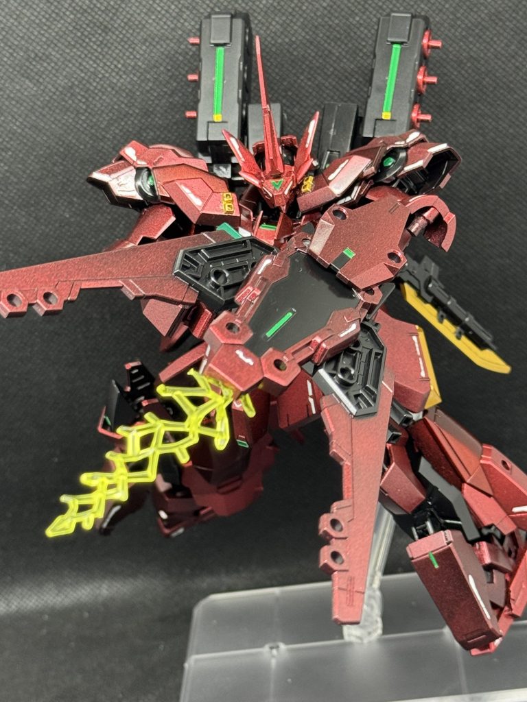 盾を変形させプラズマレーザー