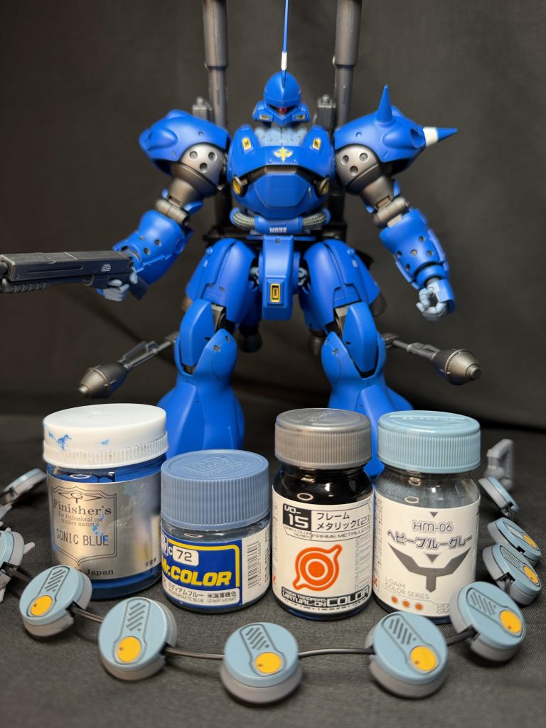 外装:(青)グレサフ→ソニックブルー、(グレー)グレサフ→ミディアムブルー+ホワイト、(銀)黒サフ→フレームメタリック2フレーム:黒サフ+ガンメタサフ、チェーンマイン:メカサフライト→ヘビーブルーグレー+マンダリンイエロー、火器:黒サフ→パーカーガンメタリック