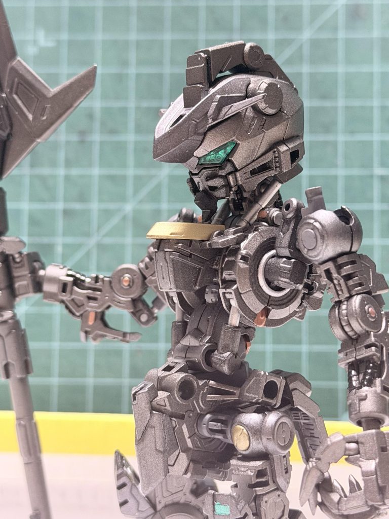 フレームも、もちろん全塗装。今回はメタリック塗装を敢えてつや消しに。いい色合いになったので、今後の塗装の参考になりました。