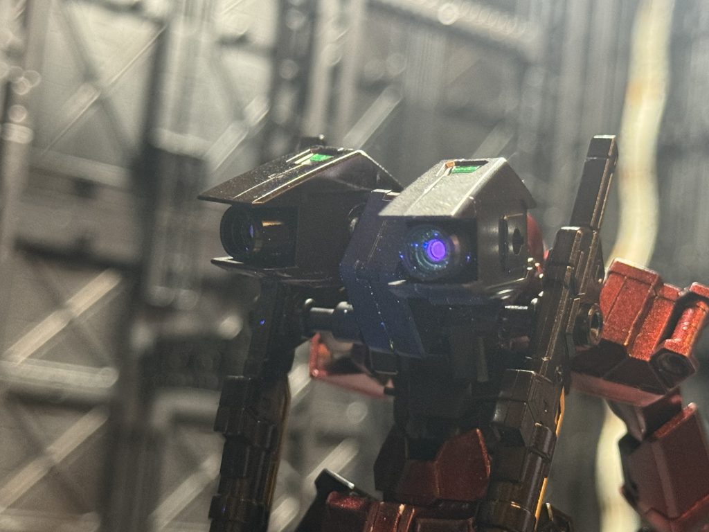 ブースター内部もブラックライト発光