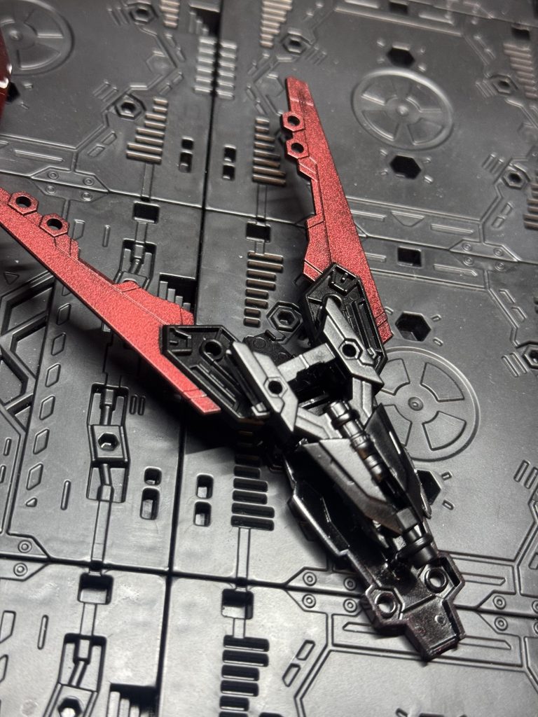 シールドは追加パーツでサザビーっぽく(ジオンマークのデカール切らしてた)