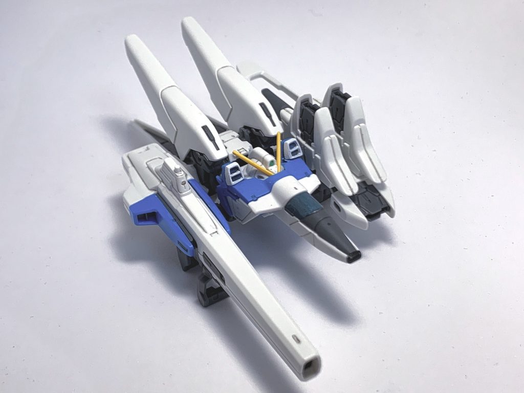 小説の解説ページに掲載されている、メガビームキャノンと折り畳んだミノフスキーシールドを装着したセカンドVコアファイター。