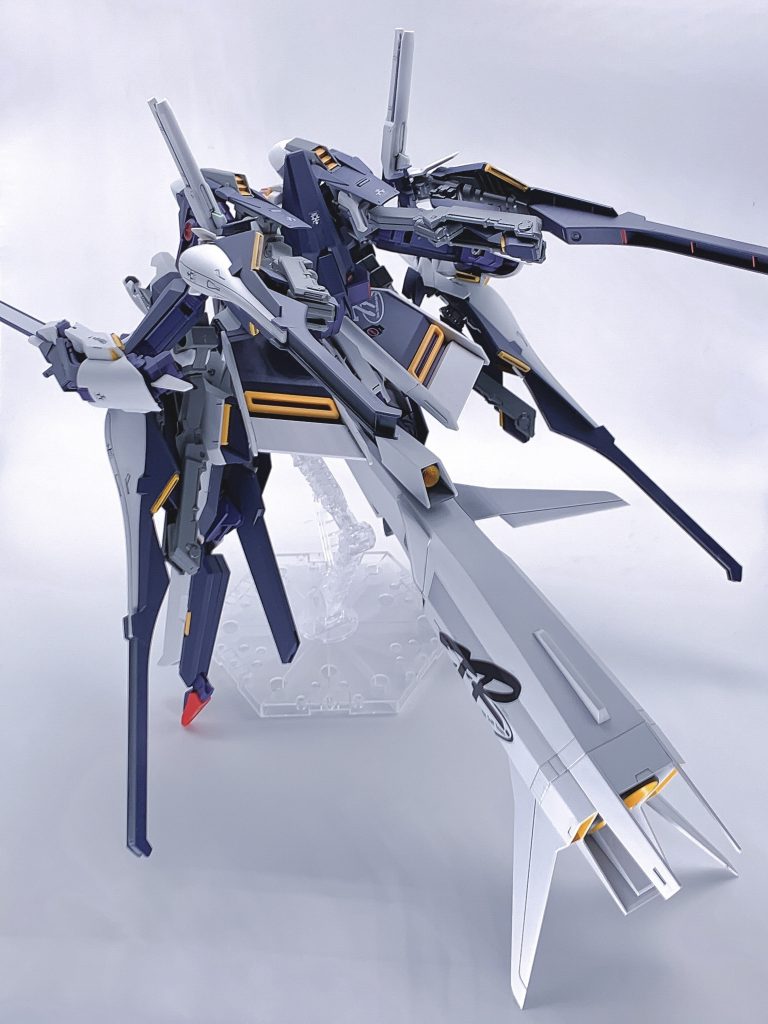 プロペラントタンクは付いていませんが、ブースターだけでも主張が凄い。