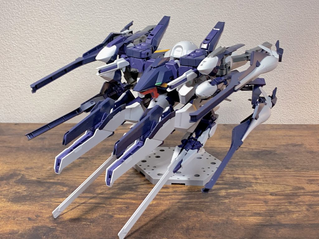 合体して、盛り過ぎMA形態。フルドドⅡの主張が強すぎて凄いことになっていますね…MAモードの完成写真も別であげたいと思います。