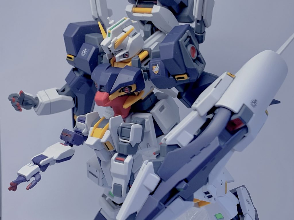 サブアームユニット部分がまるまるウーンドウォートの上半身で構成されてる急増感がまた良い。キットのサブアームは無可動なので、片方をウーンドウォートの腕部に付け替えてみました。