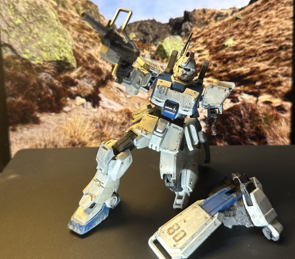 初めてのウェザリング EZ8 (腕は制作中に普通にパーツ割れたのでそのまま活かしてダメージに)