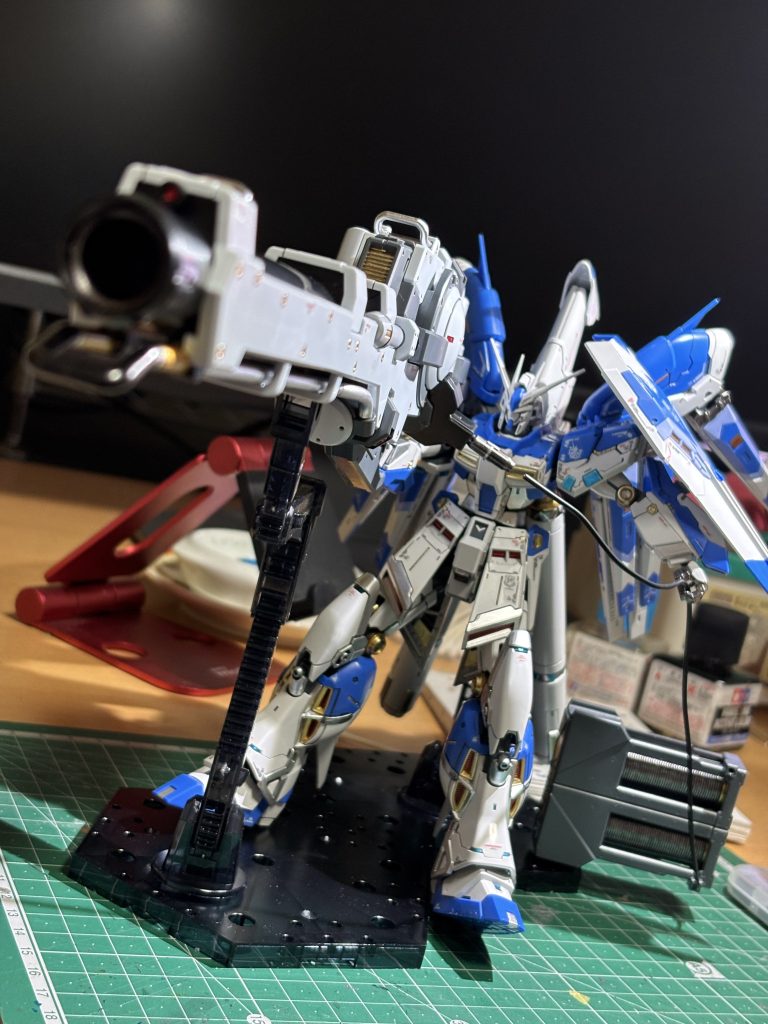 Hi-νガンダムとハイメガバズーカランチャー