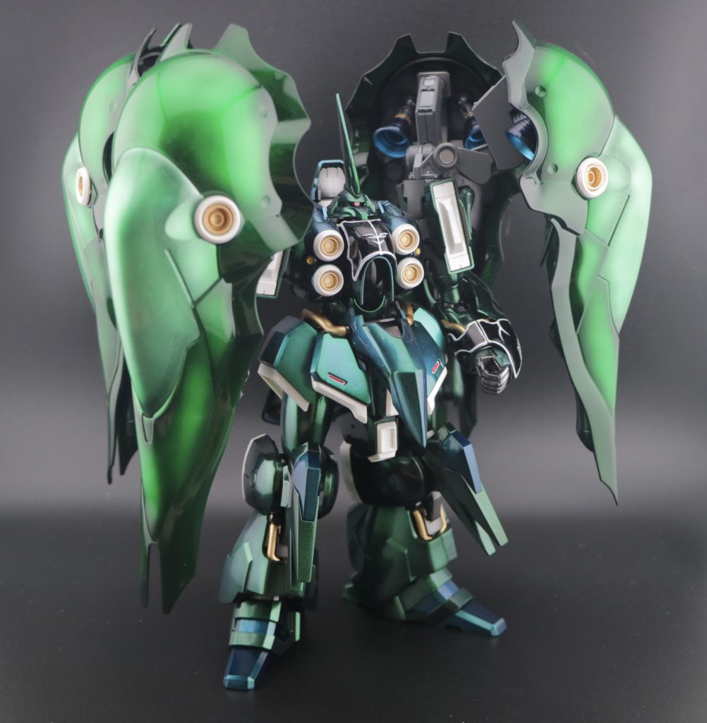 何度見ても肩のバインダーがハシビロコウの顔に見えてしまうのはオレだけ?