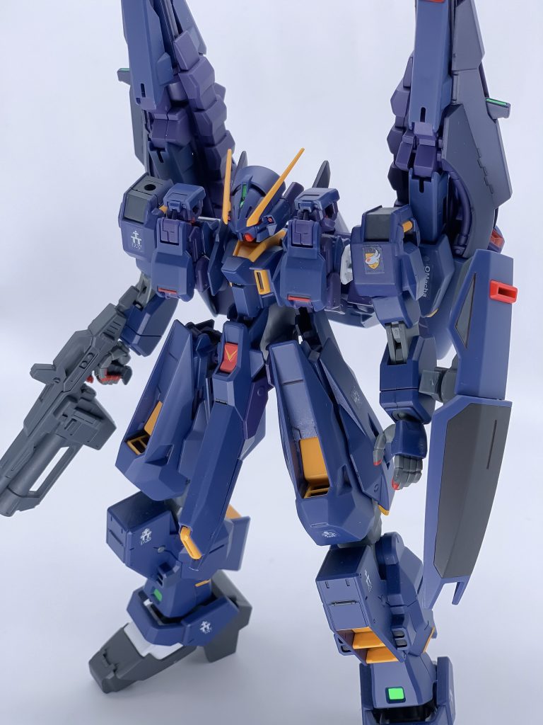 シールドはガンダムマークⅡからそのまま拝借。