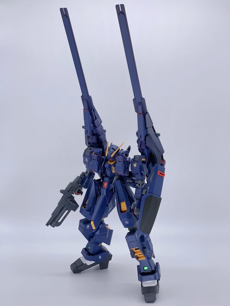 ウーンドウォートをコアユニットとしヘイズル・アウスラの代替となる量産計画機。腕部、脚部はヘイズル・アウスラ、携行武装はバーザム改と共通です。