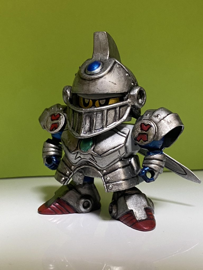 「魔法の鎧」は色合いがカッコ悪かったので、シルバーに統一しました。鎧感が出ていい感じです👍