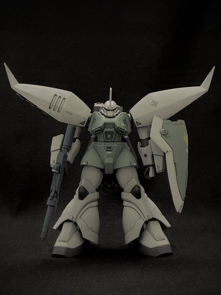 工作箇所は下記の通りです頭部: 前後に延長、モノアイ設置胸部・腹部: 前後に延長、リゲルグ肩関節を移設。腰との接続面を加工し前傾化。腰部: パンツ(腰中央部)の幅増し・延長。スカートの延長と分割線変更。股関節軸を前方・下方へ移動。フンドシ部肩部: リゲルグから肩球体の移植。マリーネの上腕接続軸移植。腕部: リゲルグのグレネードユニットを装着。脚部: 腿の幅増し、膝当て角度変更、外側の裾延長、足首関節を外側へ移設、足の甲をリゲルグから移植。&nbsp;