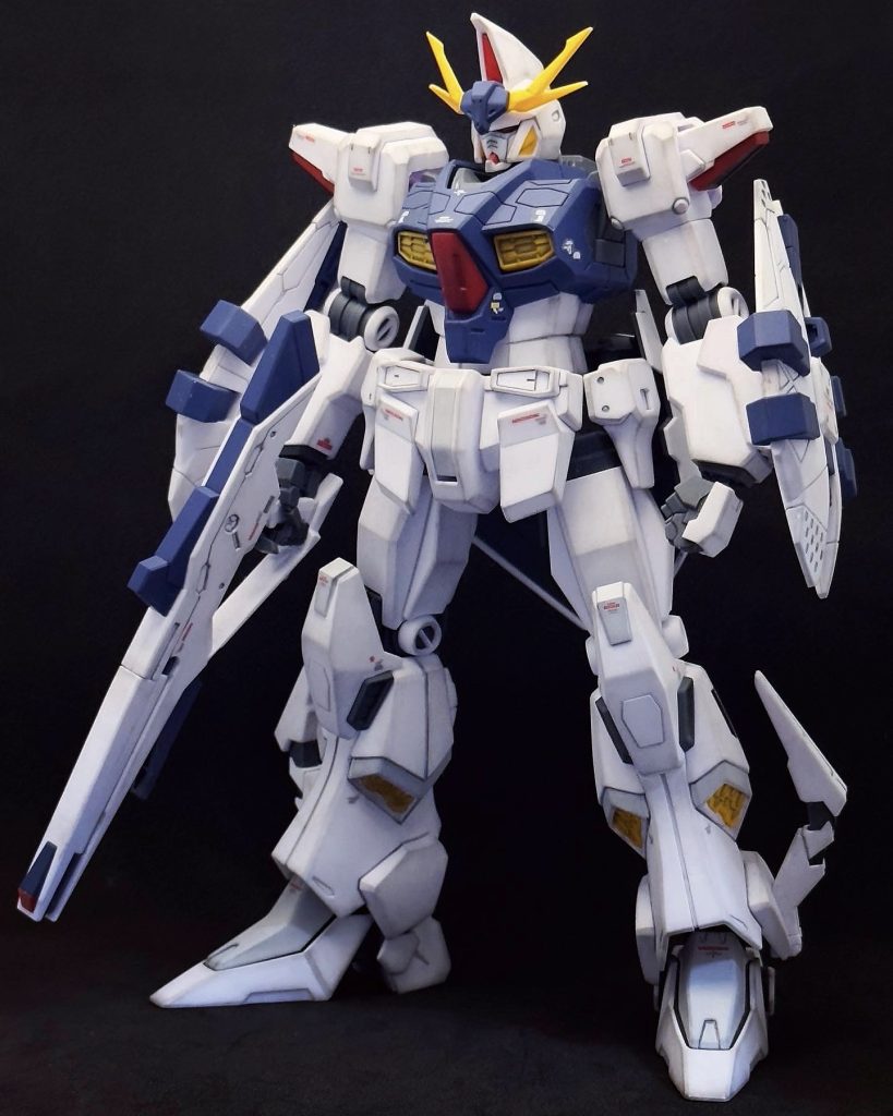 RX-104 オデュッセウスガンダム。中の人。下半身はほとんど白一色だったので、少しグレーを混ぜた白で塗り分けしてメリハリを出してます。