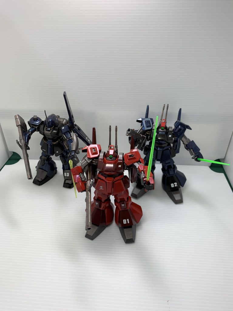 本来リックディアス３機の小隊ですが、１機はマラサイにしました。