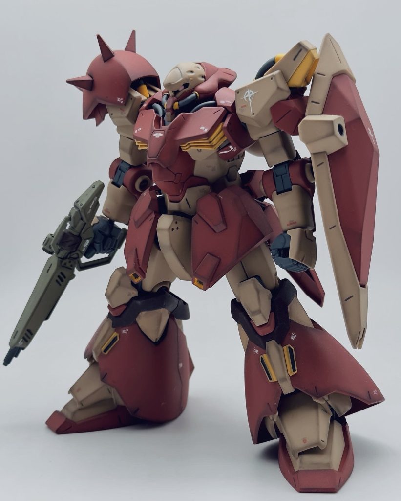 成形色仕上げです。スミ入れと部分塗装、トップコート後にウェザリングマスターでエッジを強調しただけの簡単フィニッシュになります。