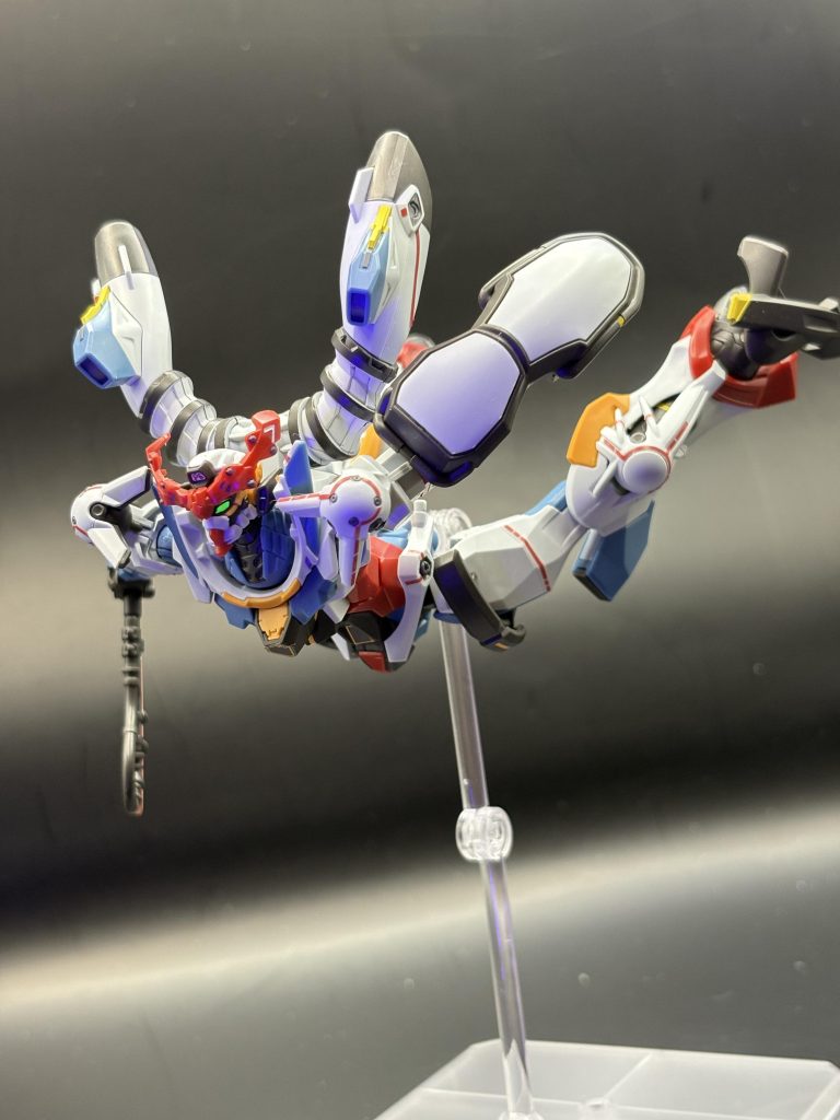 ファレホ、エナメル塗料、専用デカール、キット付属のホイルシールをフル活用して完成を目指します！あれ、全塗装の方が早かった？なんて思いが頭に浮かんでも、時計を見てはいけません（笑）