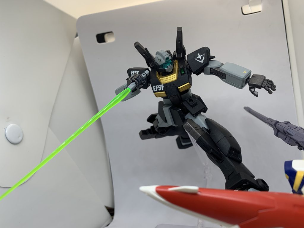 キックで攻撃！EGウィングには犠牲になってもらいます。