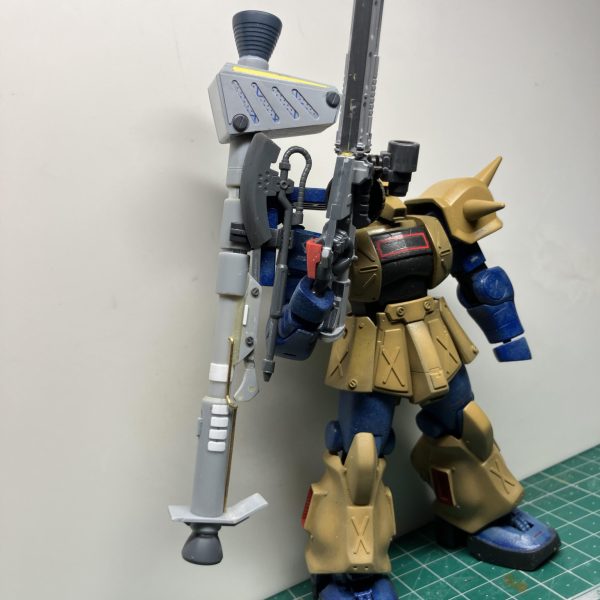今回制作したザクⅠ用に作ったオリジナル武器の補足になります。主にミキシング制作したアサルトタイプのザクマシンガンとフルスクラッチのジャイアントバズの二点の画像です。初めはノーマルのジャイアントバズを装備させる予定でしたが、ここまで来たらフルスクラッチしちゃおうかなって無駄に張り切った結果です笑また、こことは別でオリジナル武器投稿でも個別で投稿しようと思いますので、その際は見ていただければ幸いです。（5枚目）