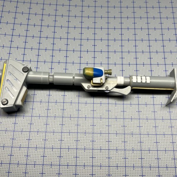 今回制作したザクⅠ用に作ったオリジナル武器の補足になります。主にミキシング制作したアサルトタイプのザクマシンガンとフルスクラッチのジャイアントバズの二点の画像です。初めはノーマルのジャイアントバズを装備させる予定でしたが、ここまで来たらフルスクラッチしちゃおうかなって無駄に張り切った結果です笑また、こことは別でオリジナル武器投稿でも個別で投稿しようと思いますので、その際は見ていただければ幸いです。（1枚目）