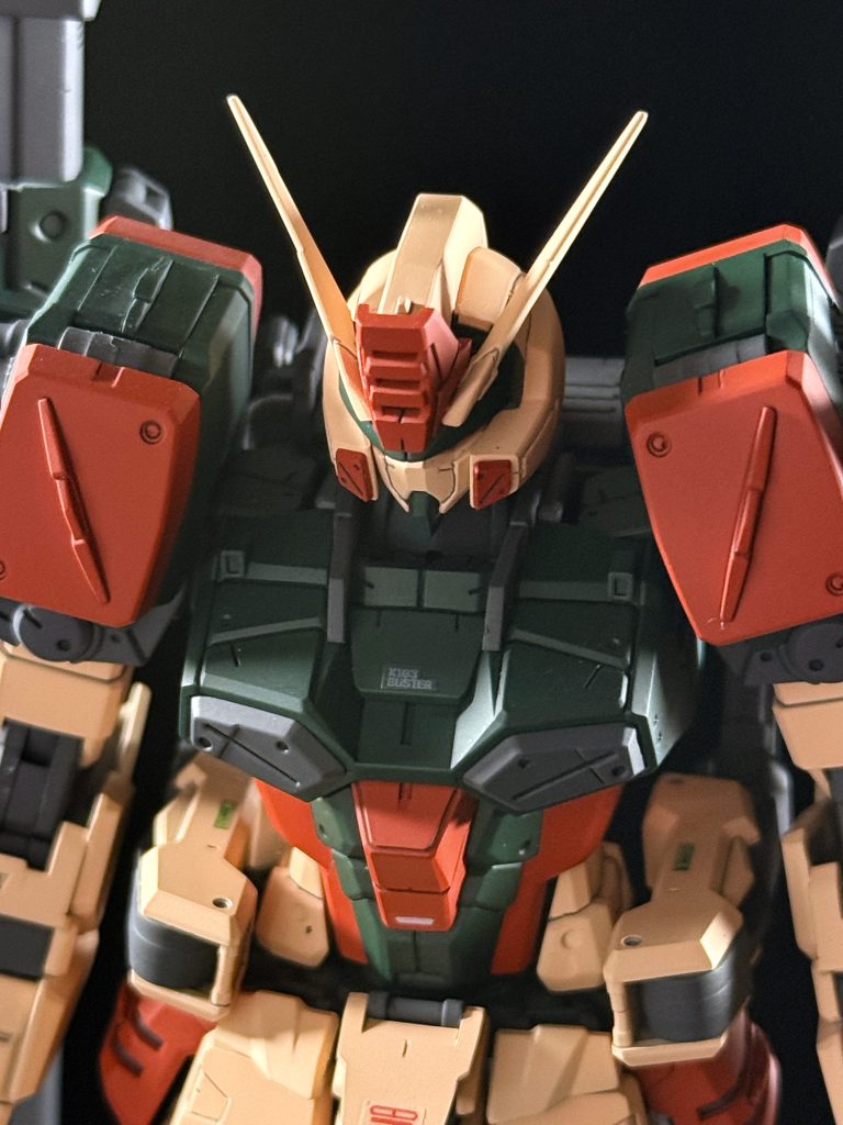 くどくない程度に各所にデカールを貼っています。コクピットハッチ上部には、付属のマーキングシールから型式部分だけカットして貼付。シールなので、拡大するとどうしても厚みが目立ってしまいますね…笑