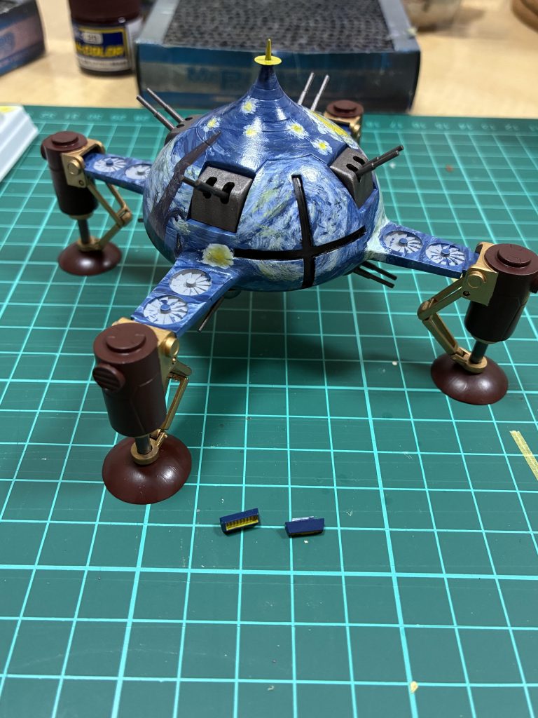 あとは気合いの筆塗り!艶消しを吹く前に四脚のブラウンと本体が浮いているな…と思いましたが吹いてみれば取り越し苦労。為せば成るものです( ´ω` )